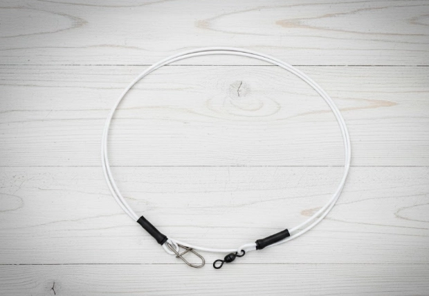 fluorocarbon leader for winter pike fishing