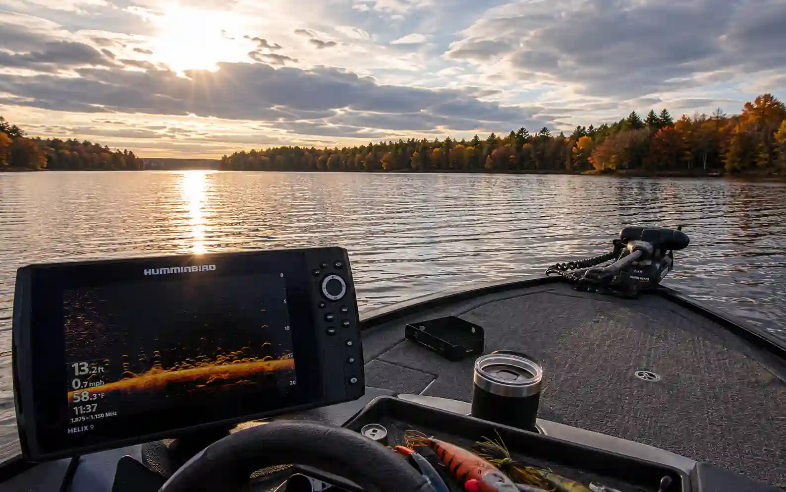 Boat sonar and autumn lake conditions during the best time for fall pike fishing